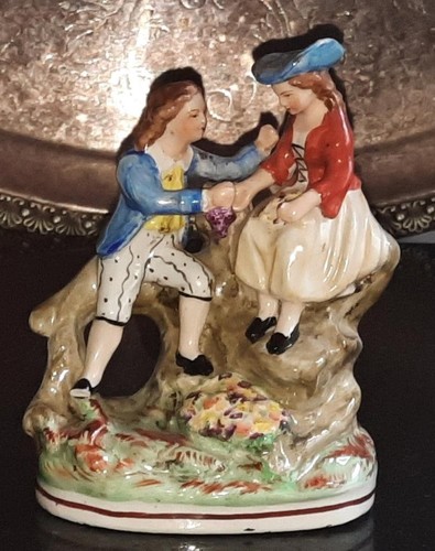 Statuette figurine style - statuette,