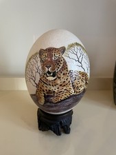 Œuf d’autruche peint à la