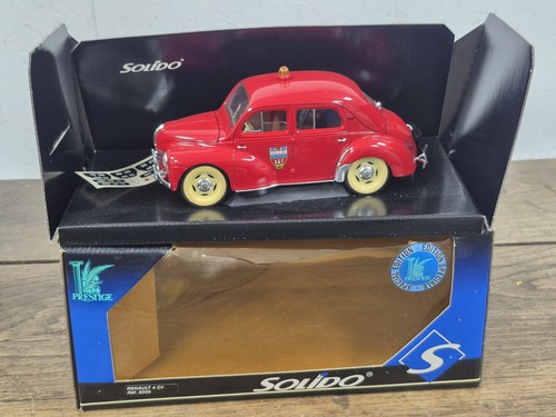 Voiture miniature renault 4cv - miniature,
