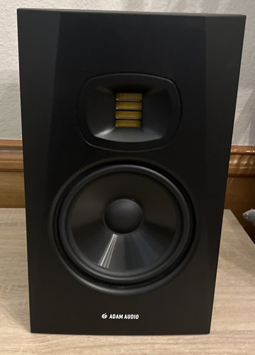 Adam audio t7v - us,