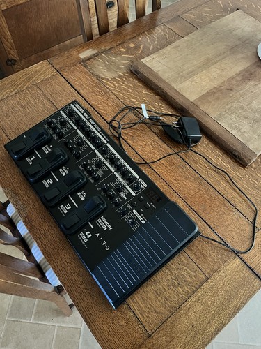 Boss guitar - me-90,