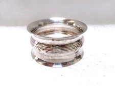 Rond de serviette en métal