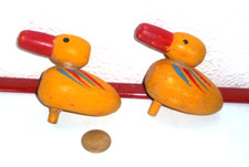 1 LOT DE 2 - DEUX - CANETONS