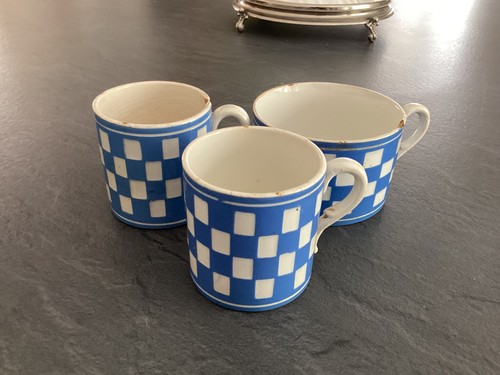 Trois anciennes tasses digoin - tasses,