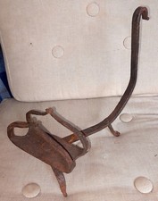 RARE GRILLE PAIN FER FORGÉ SCORPION 18 ème OBJET ART POPULAIRE