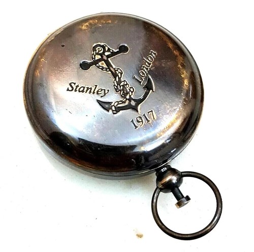 Boussole bouton poussoir - à, bouton-poussoir