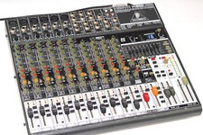Mixeur Behringer Xenyx
