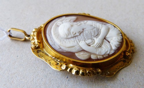 Pendentif massif et - en,
