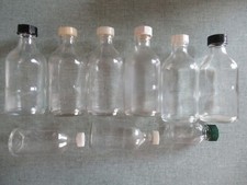 MATERIEL CHIMIE VINTAGE : LOT DE 9 FLACONS EN VERRE – LABORATOIRE PHARMACIE