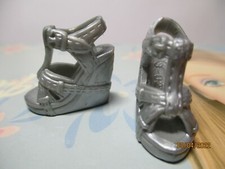 BARBIE DOLL / GREY WEDGE HEEL SHOES (21) 