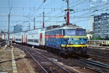 PHOTO  BELGIAN RAILWAYS -  VIEW 2  SNCB/NMBS BN CLASS 26 NO 2629  LEAVING BRUSSE
