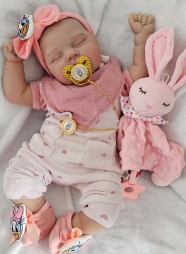 Bébé reborn réaliste yeux