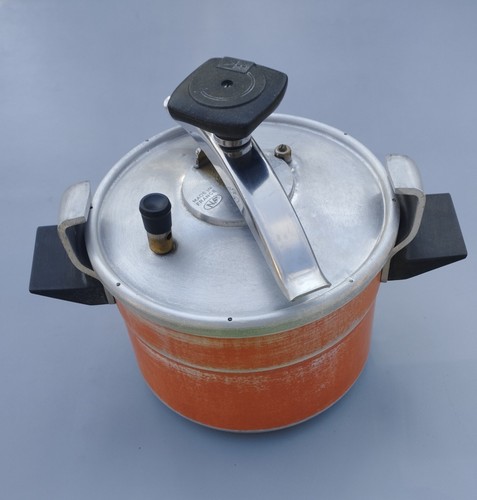 Ancienne cocotte minute - , seb