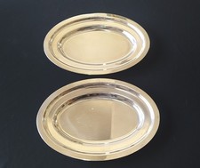 2 PETITS PLATS DE SERVICE EN