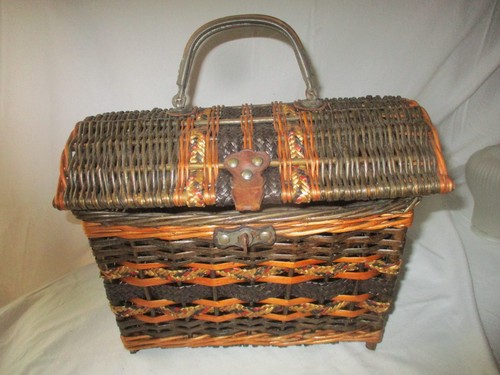 Ancien panier avec couvercle - avec,