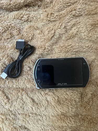 Sony psp console portable - go,