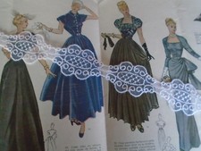 LACE OF CALAIS DESILLES MEDALLION WHITE 35MM sold by the meter