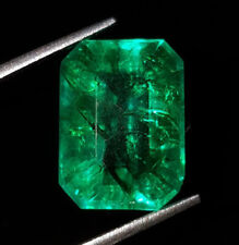 Émeraude verte naturelle 8,87