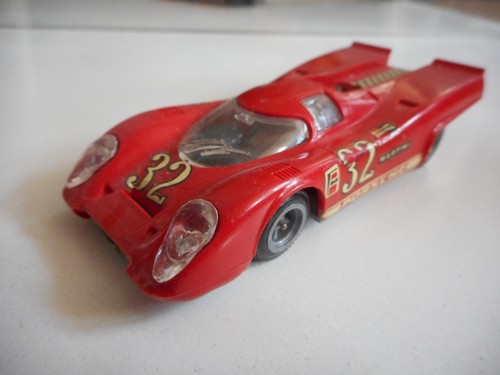 Racing porsche 917 red on - racing, in