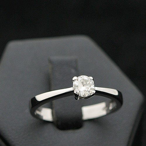Bague solitaire blanc 18 - bague,