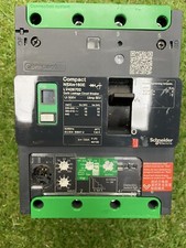 Schneider LV426702 Interrupteur Automatique Compact Nsxm Vigi 100A 3P 16kA