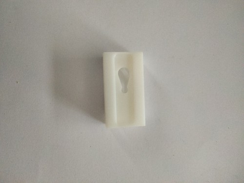 Agrafe garniture pare brise - agrafe,