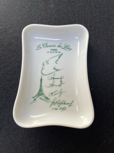 Empty pocket ashtray - empty,