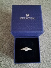 Bague Swarovski  Metal Argenté  Taille  55 Neuve. 