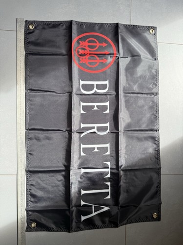 Beretta bannière murale