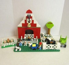 Lego DUPLO Farm Barn Horses Cows Sheep Pigs Chickens Rooster Tractor Hay Bales