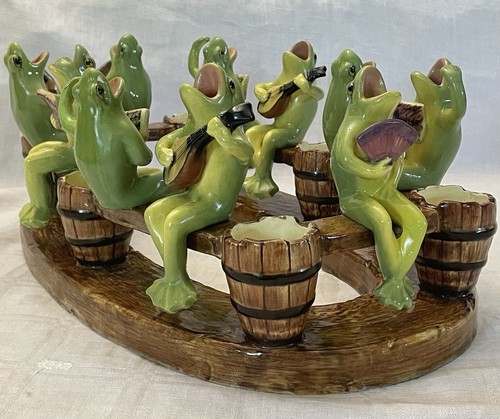 Orchestre grenouilles en - de,