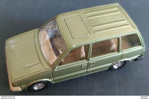 Nissan prairie 1982 - 1982, solido