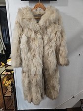 manteau long de fourure 