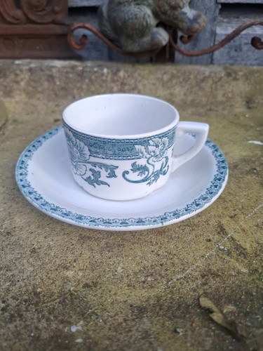 Tasse sous - et, en