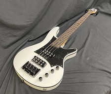 Guitare basse électrique
