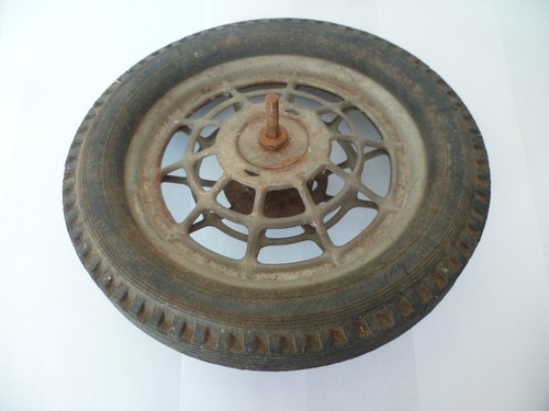 Roue pour voiture - pour, a