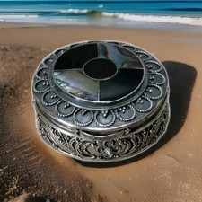 Pilulier. Boite. Filigranes