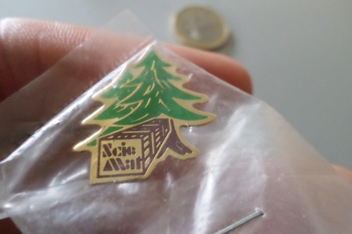Badge pin mat saw - badge,