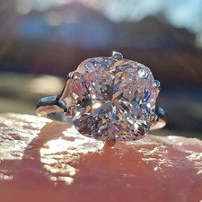 Bague en diamant blanc taille