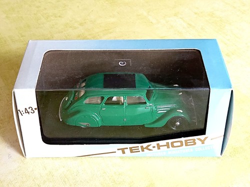 Peugeot 402 1936 verte - , 1/43e