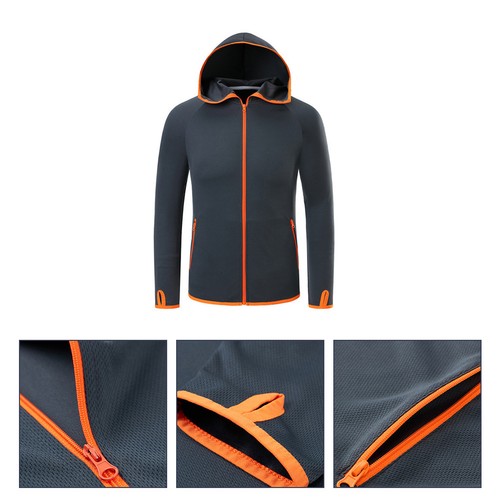 Sweat capuche de - , À