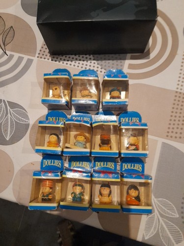 Lot mini poupées - lot,