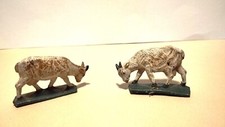 2 Figurines CHEVRES