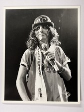 Photo D'Alice Cooper Sur Scène Originale Noir Et Blanc Promotion Septembre 1975