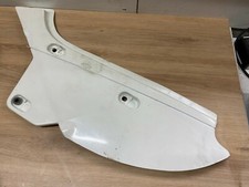 UN CACHE CARENAGE GAUCHE COQUE