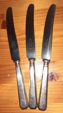 3 Couteaux de table manches