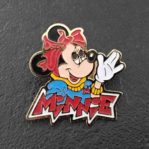 Pin dessin animé - pin’s, bd