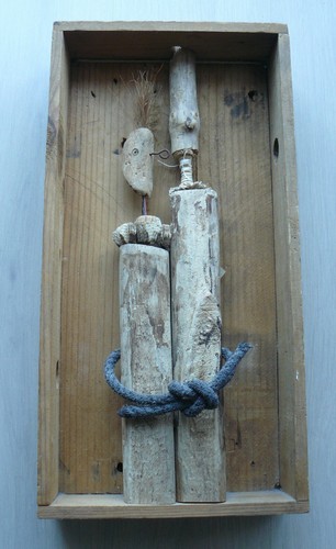 Cadre avec personnages bois - en,