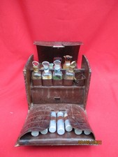 Ancienne trousse d'apothicaire