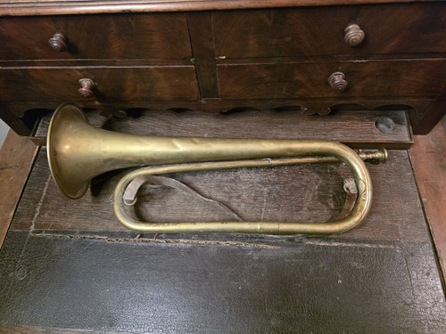 Ancien clairon militaire